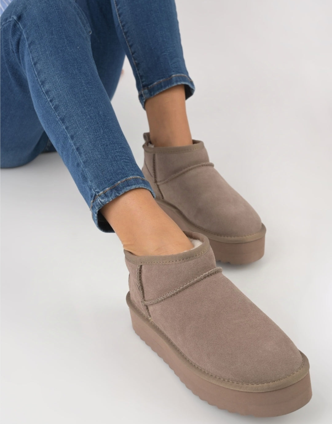 Stivale platform pelle scamosciata Taupe