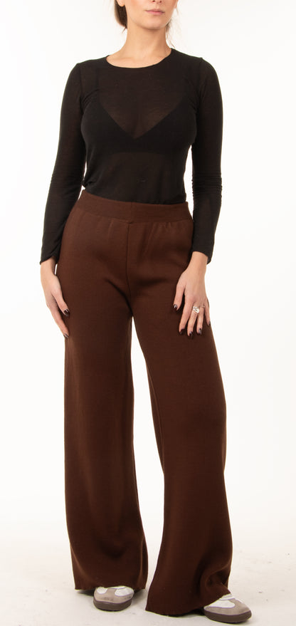 Completo in maglia cioccolato